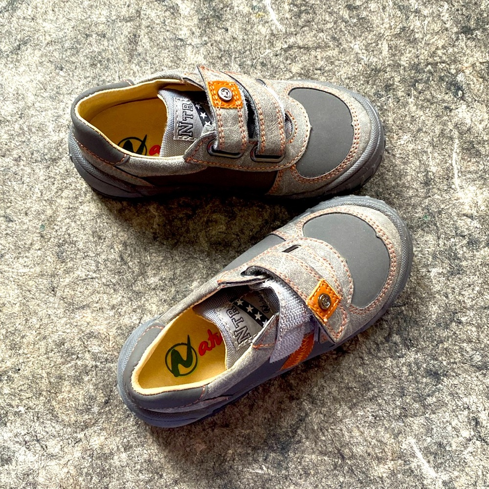 Naturino toddler boy’s hiking shoes, size 26/9.5